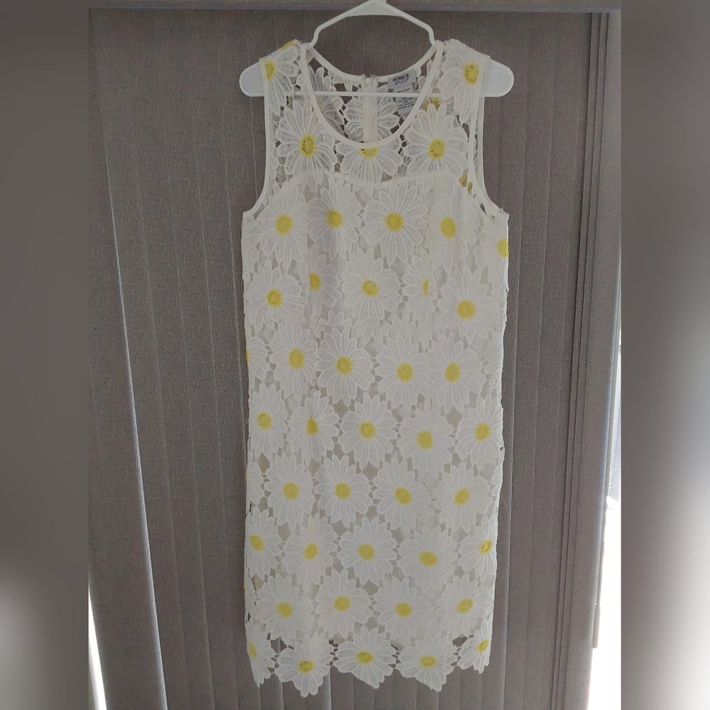 Monroe and Main White Yellow Summer Party Church Daisy Lace Shift Dress SZ 14